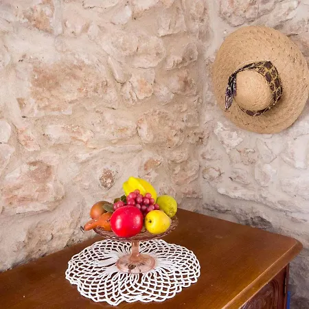 La Costereta Rustic House Holiday home *